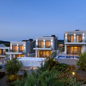 https://soleado-luxury-villas.hotelschalkidiki.net