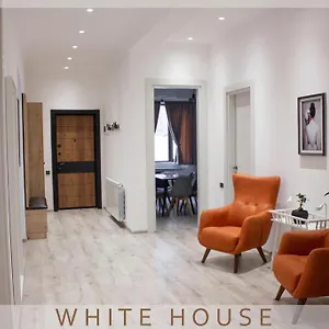 https://white-house-tbilisi-0114.alltbilisihotels.com