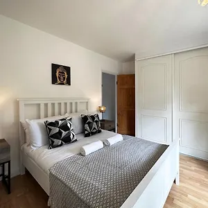https://marias-house-in-east-london.brighton-hotels-england.com