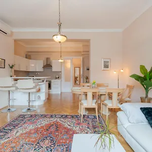 View To The Roofs Luxury With 2 Bedrooms Budapest